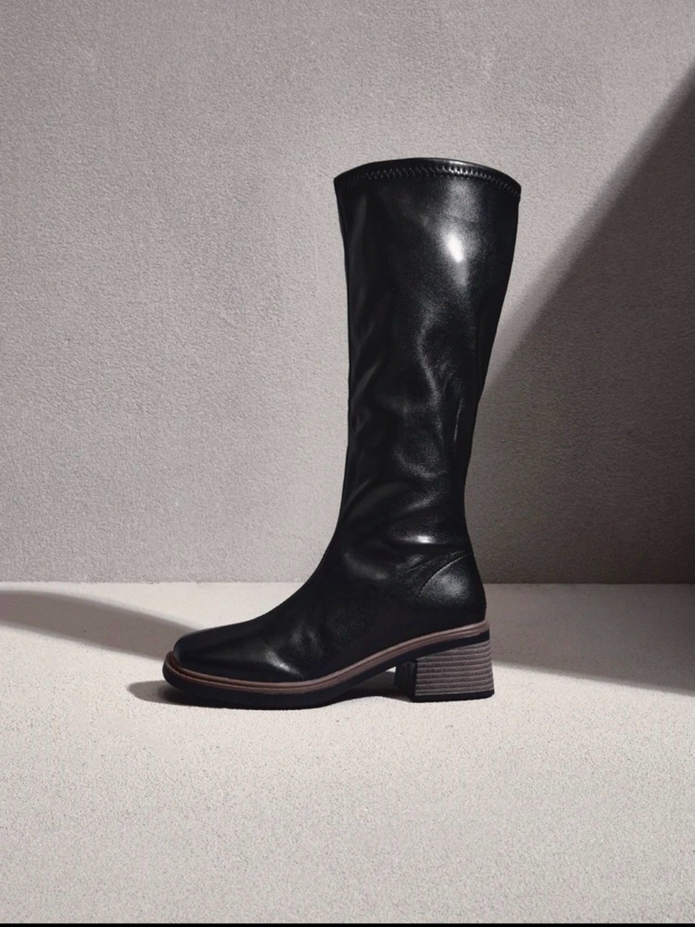 Classic Black Knee-High Women's Boot — Stylish Everyday Heel